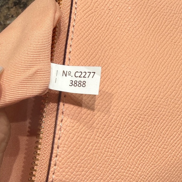 LOW START Coach Coral Wristlet Clutch - Picture 5 of 5